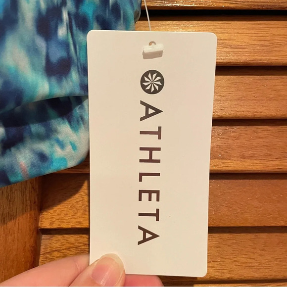 Athleta Women’s Maldives Bra Cup Bikini Top Blue Tie Dye Sz 32B/C - Picture 4 of 6